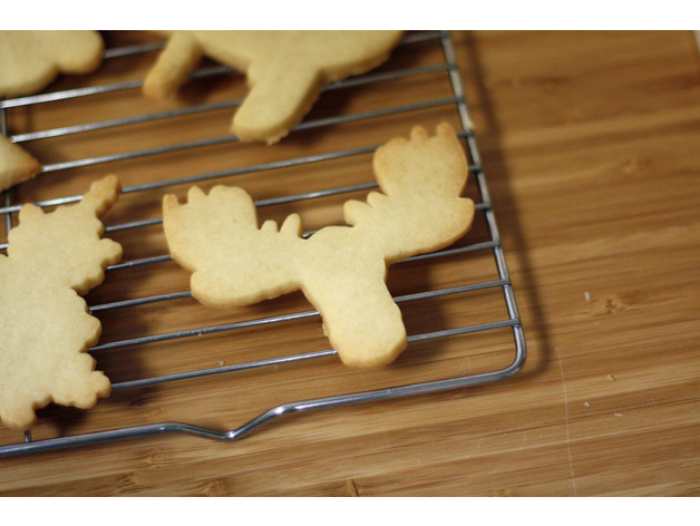 استفاده قالب شیرینی گوزن 